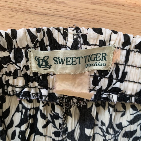 ๐ช๏ธ HOST PICK ๐ช๏ธ Vintage 90s/Y2K crinkle fabric maxi skirt - Picture 5 of 7